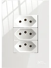 Conjunto 3 Tomadas 2P+T 20A/250Vca Engate Convencional com placa ON Branco