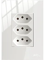 Conjunto 3 Tomadas Conjugadas 2P+T 10A/250Vca Engate Convencional com placa ON Branco